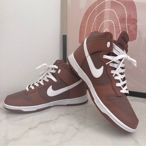 Nike Dunk High Chocolate, size 9.5, worn once